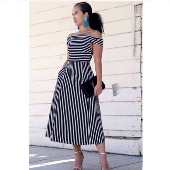 banana republic striped off the shoulder dress NWT Banana Republic Off-the-Shoulder Stripe Maxi Dress Blue sz m